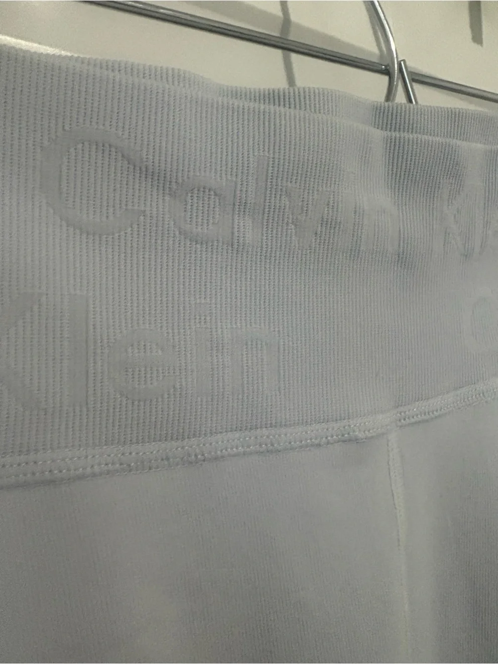 NWT Calvin Klein Powder Blue Performance 7/8 Leggings - Picture 2 of 7